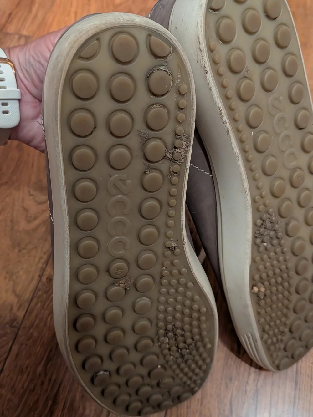 Ecco Taupe Leather Lace-Up Sneaker